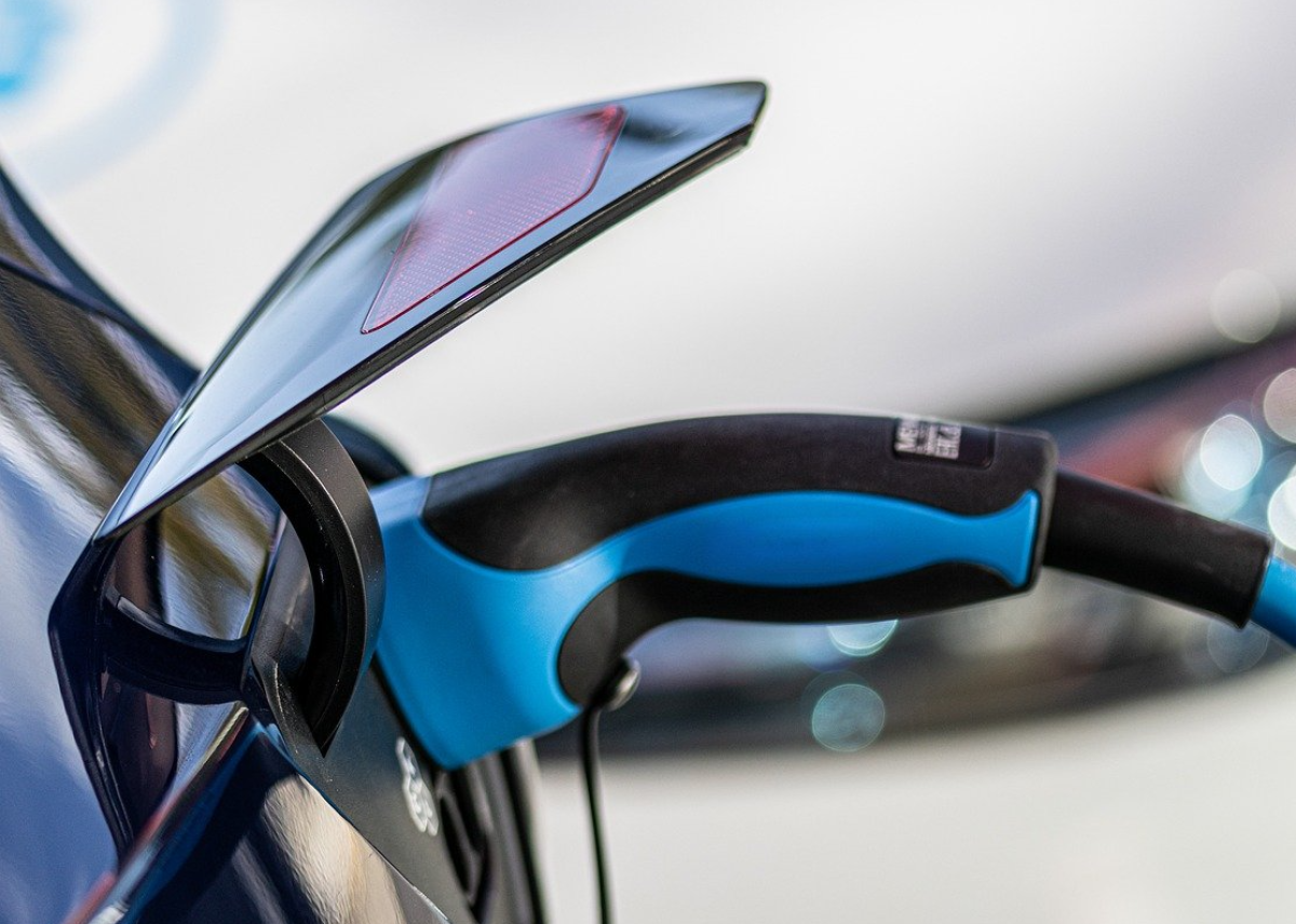 ChargePoint Innovation transformiert Laden von Elektrofahrzeugen mit bidirektionaler AC-Architektur für maximale Geschwindigkeit