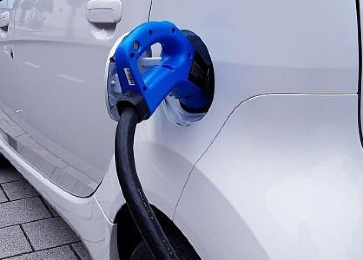 Hybride ohne Stecker und E-Autos legen im Mai wieder deutlich zu