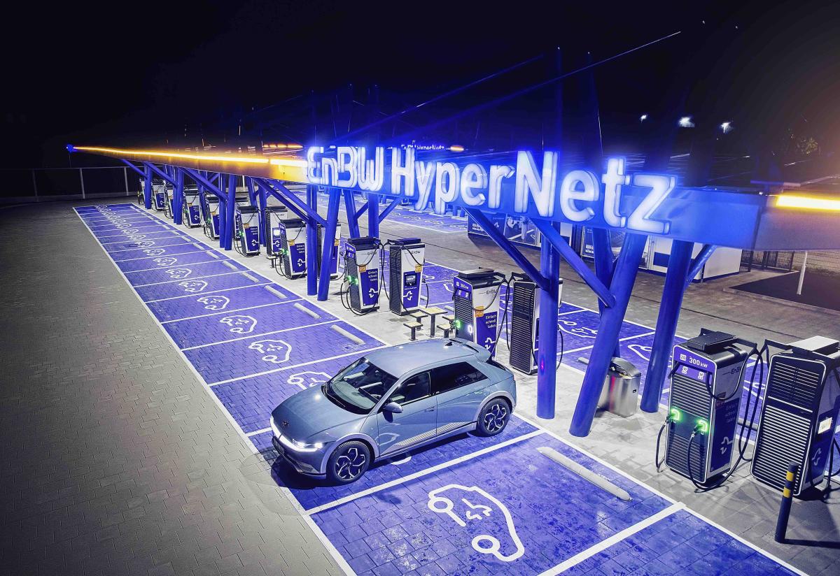 EnBW setzt bei Ladeinfrastruktur auf Hochleistungsladesäulen von alpitronic