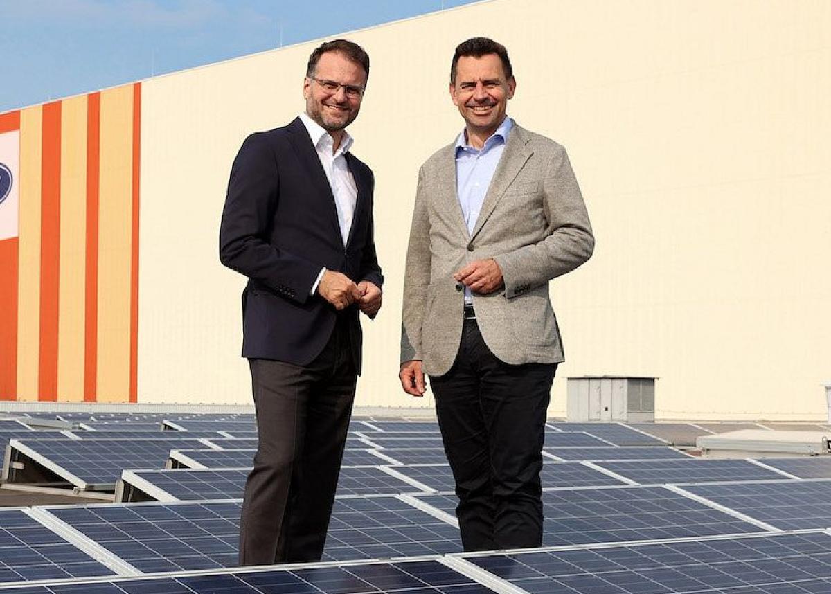 Ford und RheinEnergie schließen Partnerschaft für lokale, nachhaltige Energie