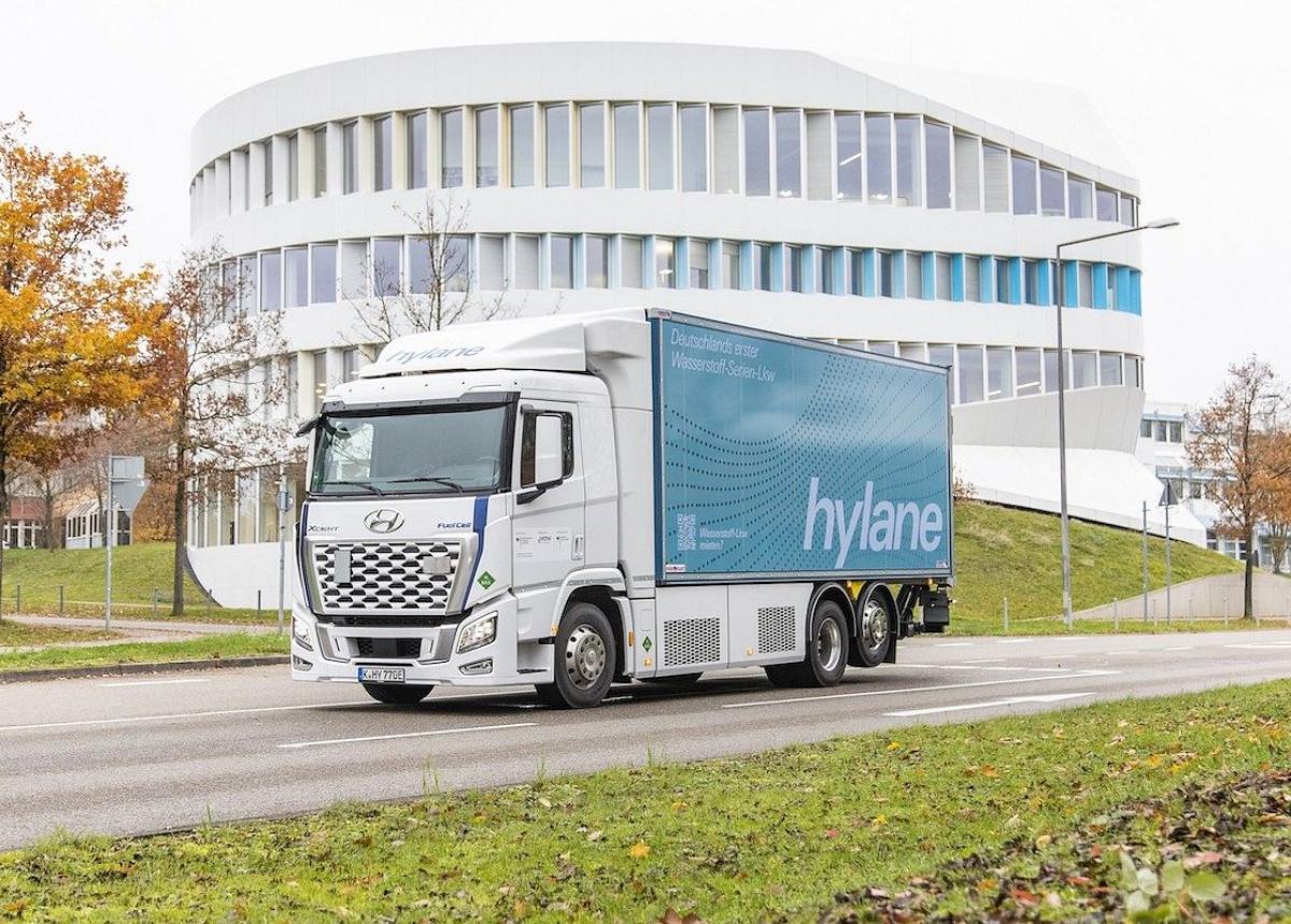 Fleet-Hub kooperiert mit hylane GmbH: Fuhrparkmanagement-Lösungen für Verwaltung von Wasserstoff-Lkw