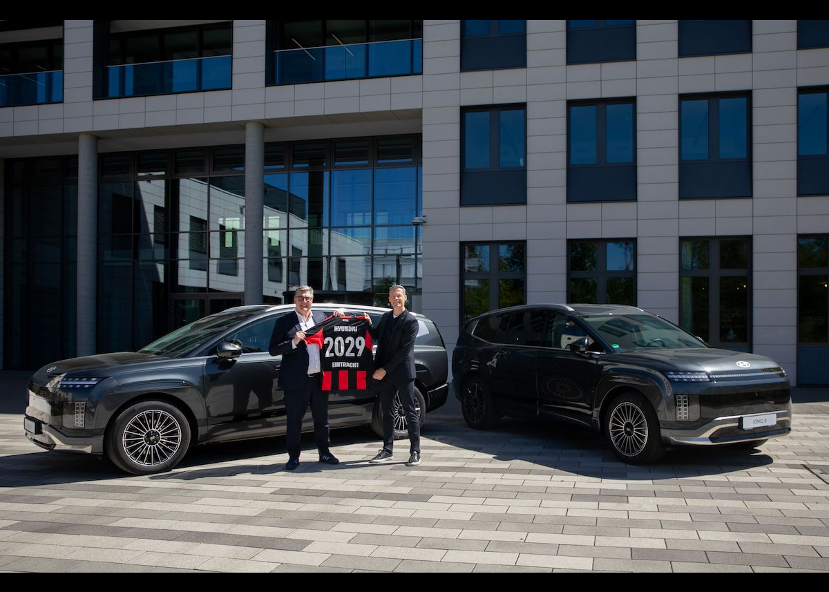 Hyundai Motor Deutschland und Eintracht Frankfurt verlängern erfolgreiche Partnerschaft bis 2029