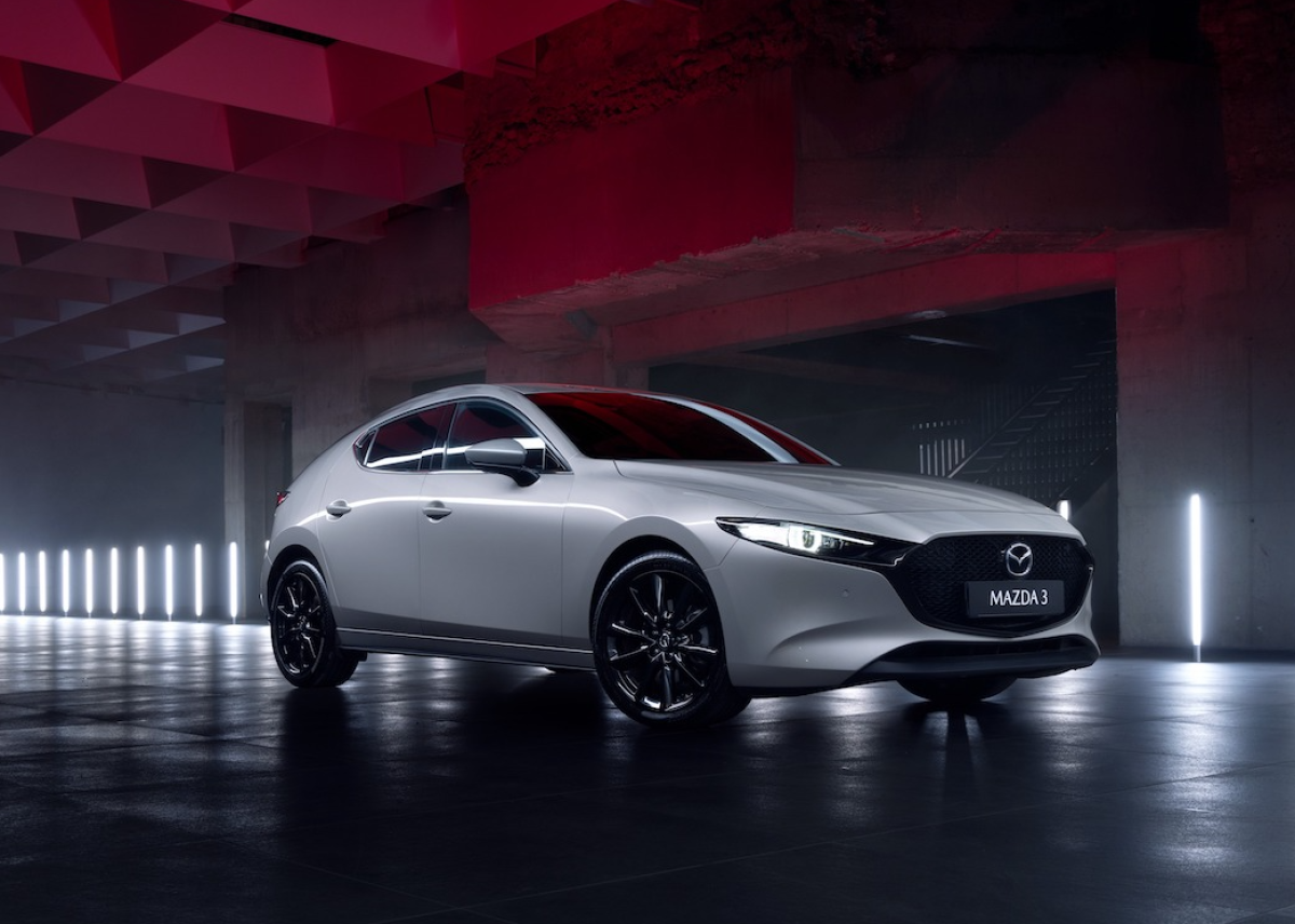 Mazda startet neue Mazda3 Kampagne „Von Experten gelobt – von Fahrern geliebt“