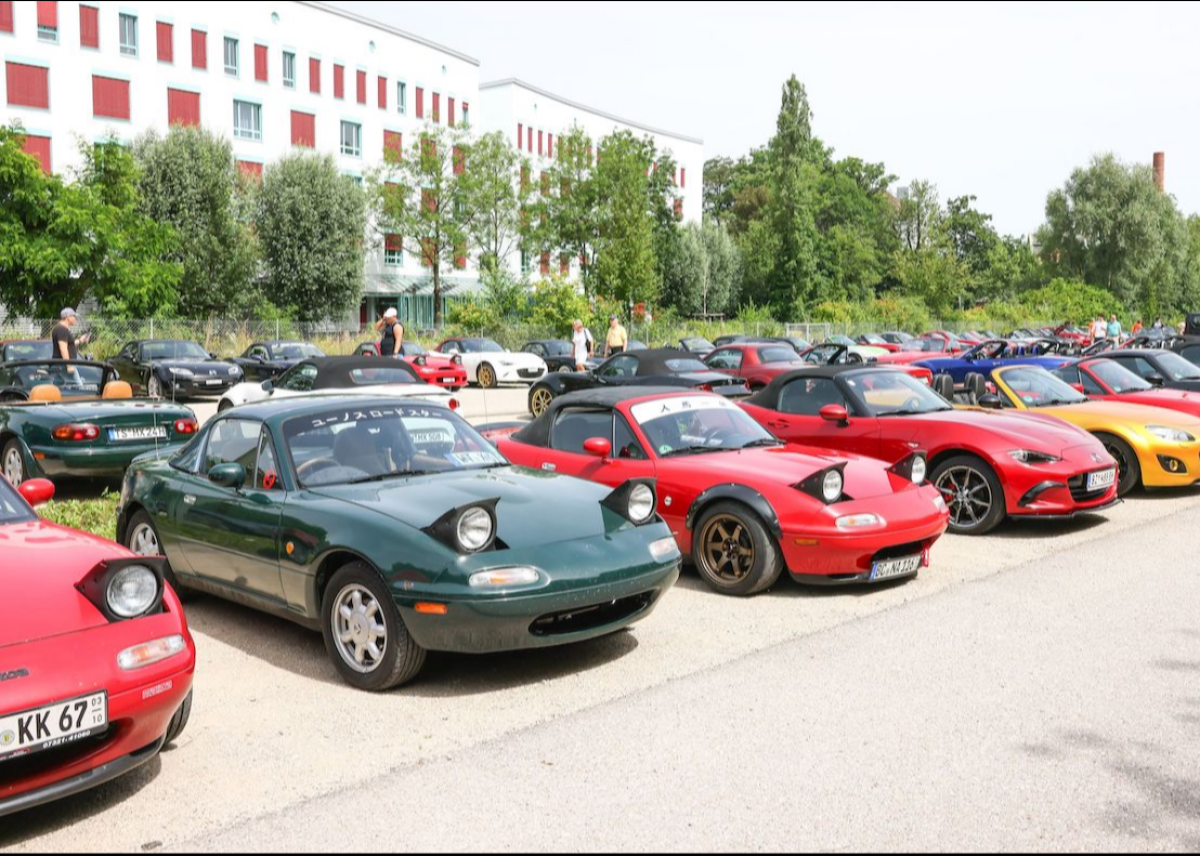 Großes Mazda MX-5 Treffen in Augsburg