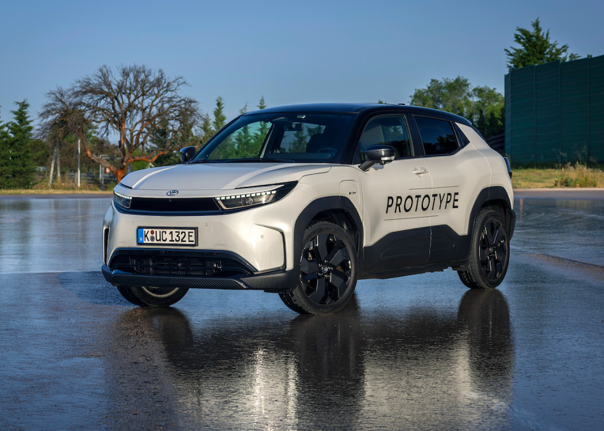 Erste Prototypen-Testfahrt mit dem neuen Toyota Urban Cruiser