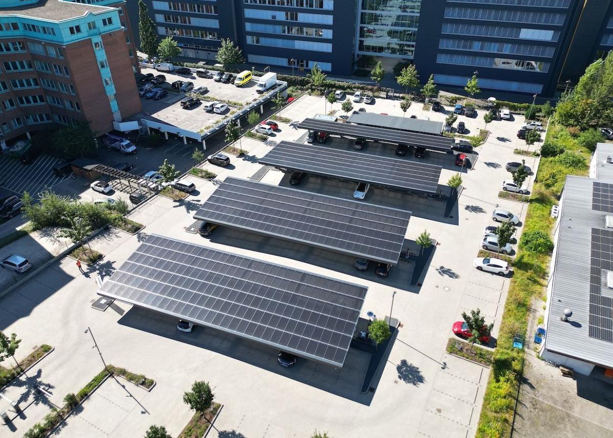 Hamburgs größter Solarparkplatz bei Jungheinrich eingeweiht 
