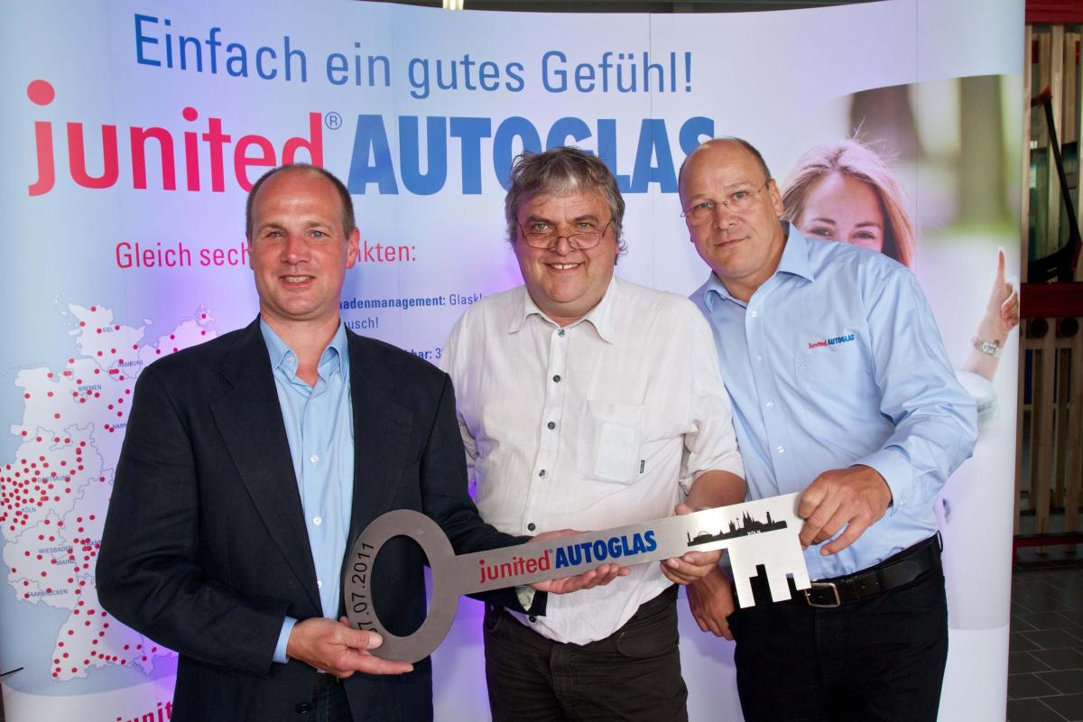 junited AUTOGLAS bezieht neue Zentrale