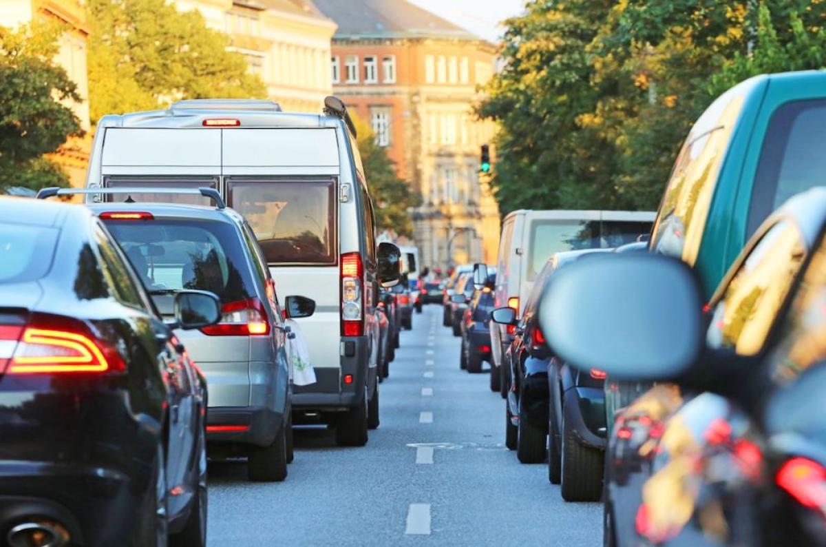 Prognose: Deutsche fahren lieber Auto als Bus und Straßenbahn 