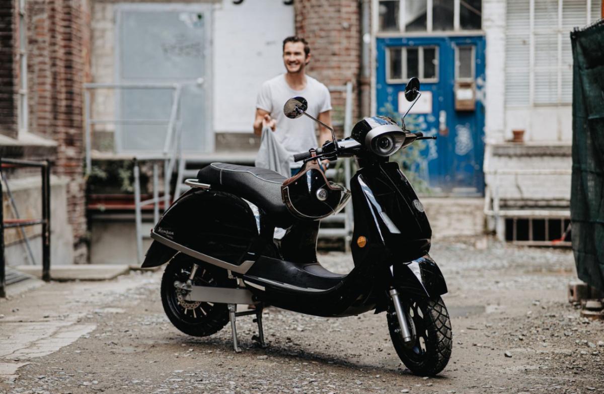 Eleasa führt DienstRoller und DienstScooter ein