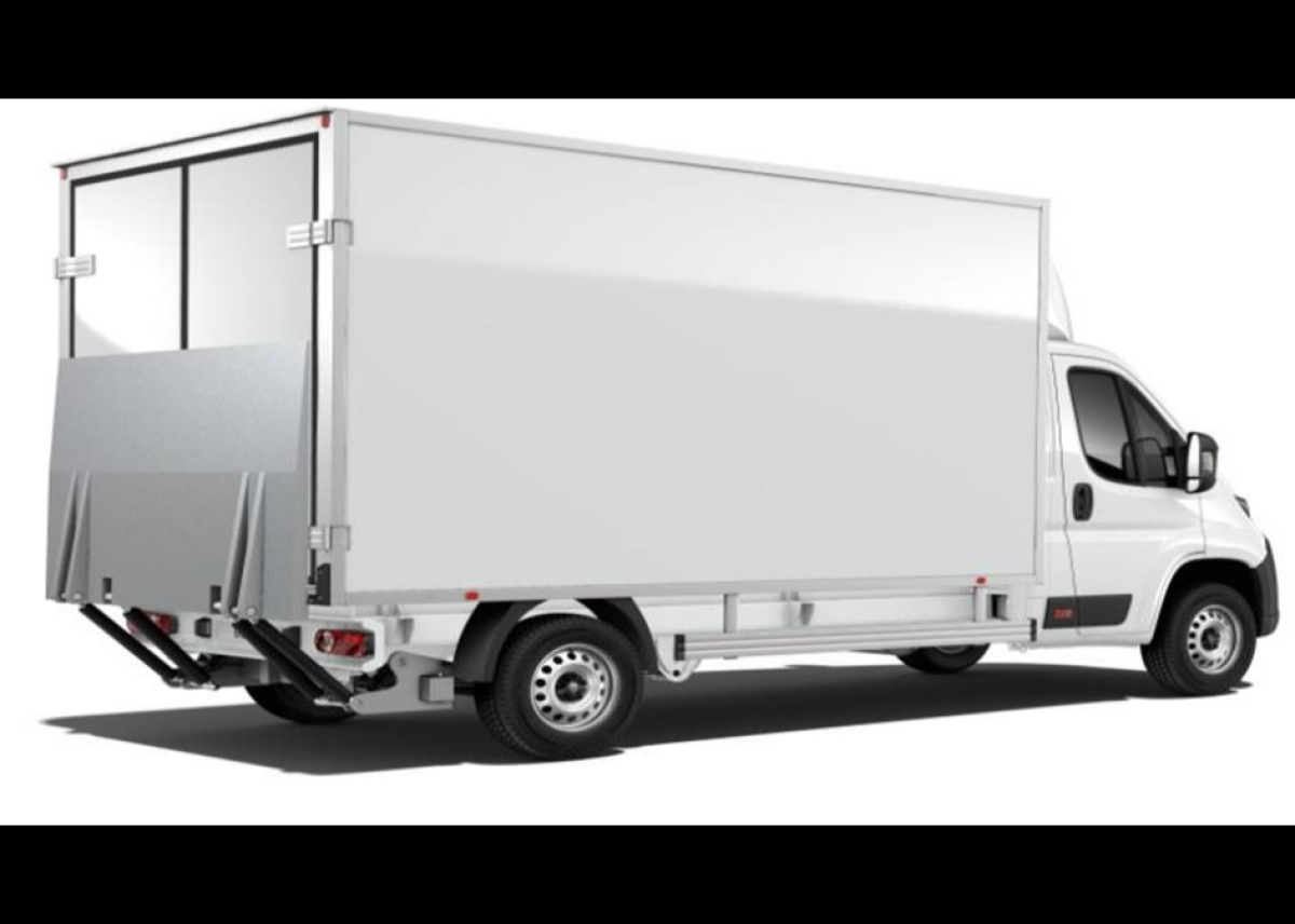 Neue Lösungen ab Werk für den Fiat Ducato: Leichtbaukoffer und siebensitzige Doppelkabine
