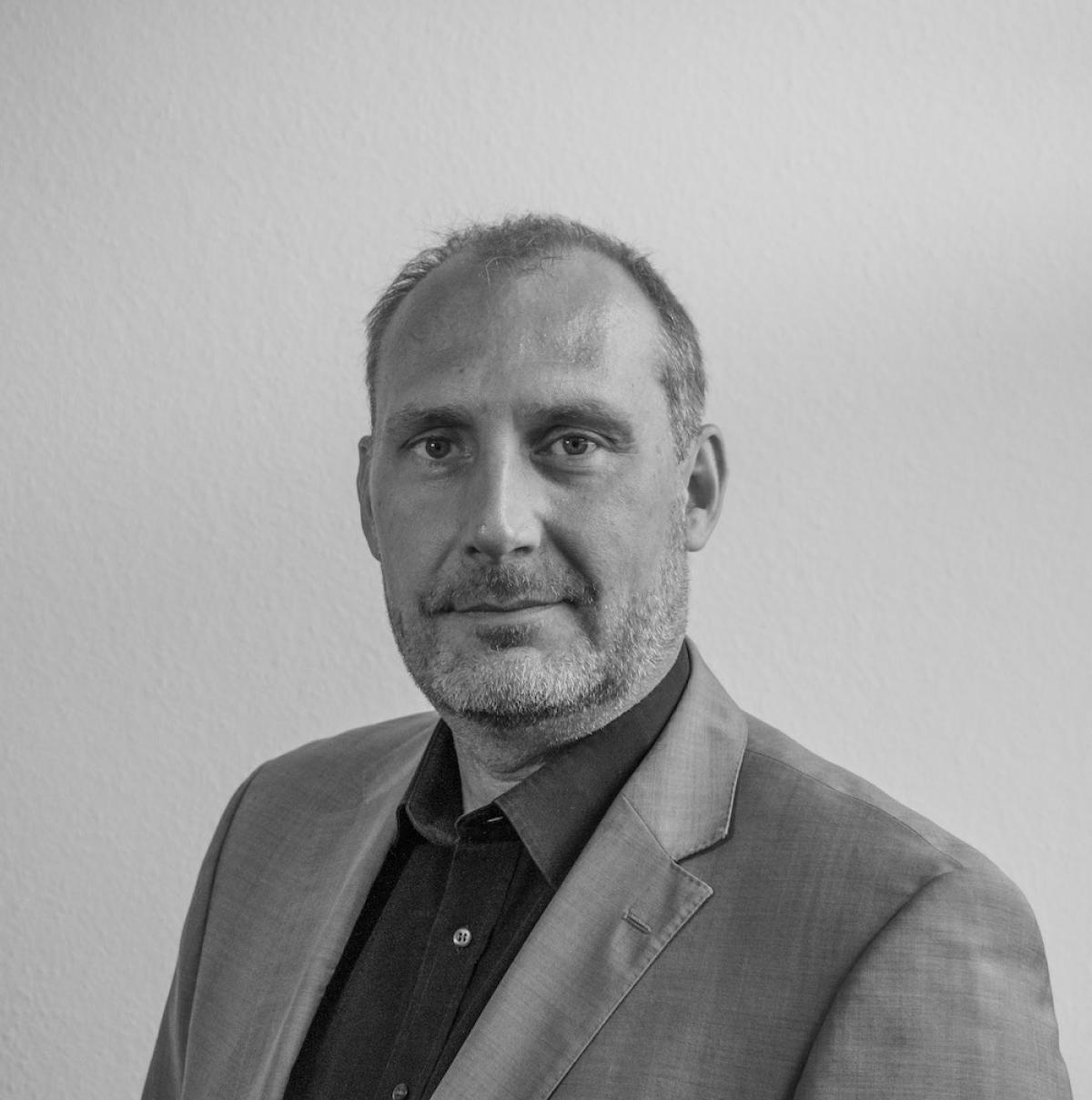 has·to·be komplettiert die Führungsebene