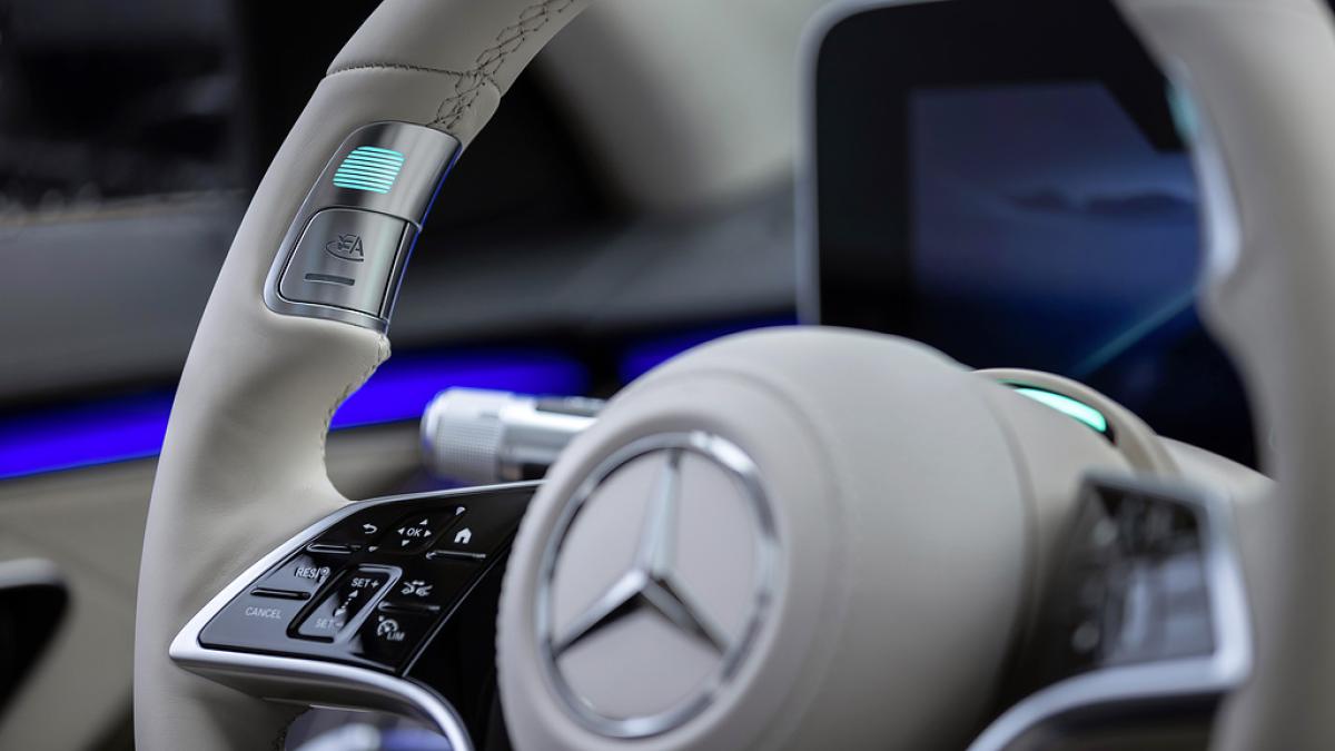 Mercedes-Benz mit weltweit erster international gültiger Systemgenehmigung für hochautomatisiertes Fahren