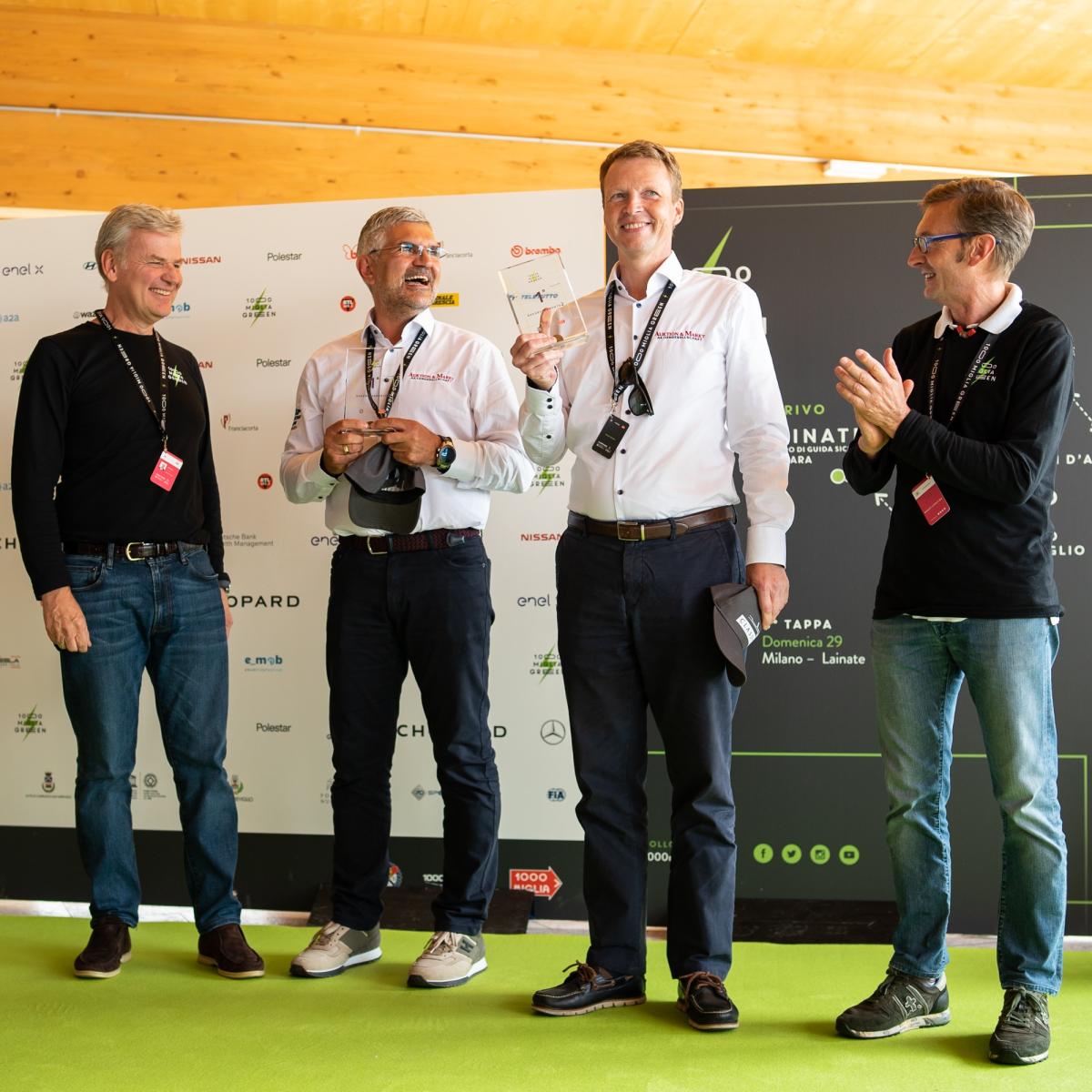 Stolze Gewinner der ersten 1000 Miglia Green