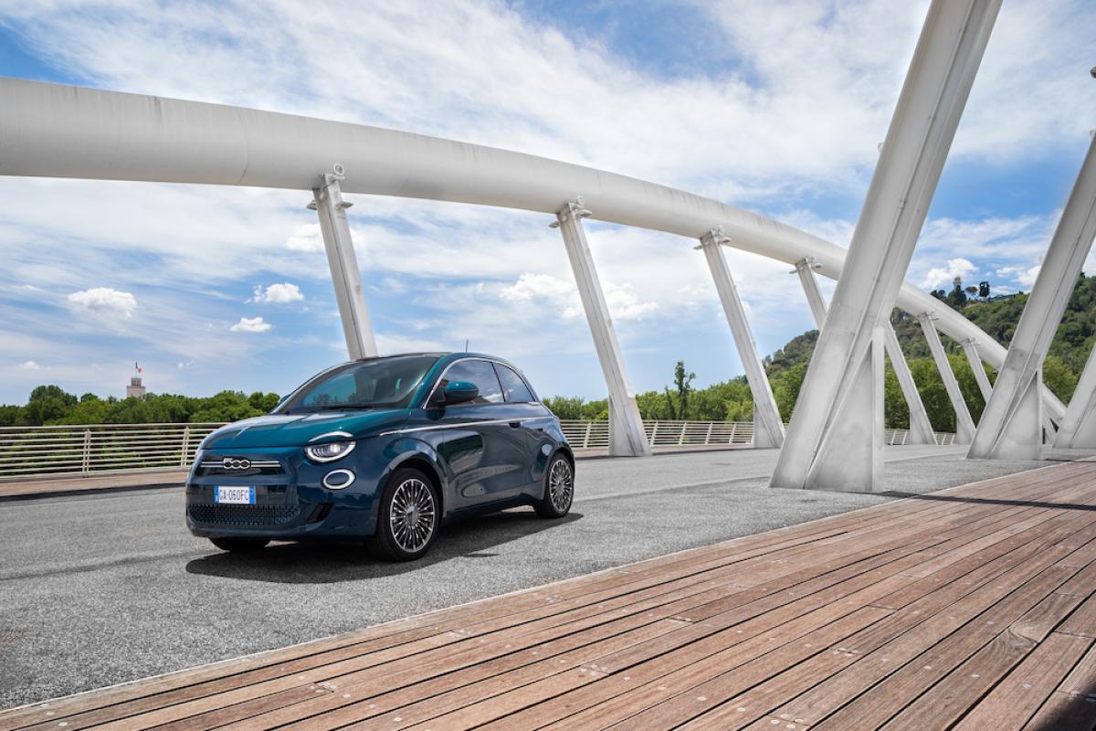 Neuer Fiat 500 jetzt auch als Limousine