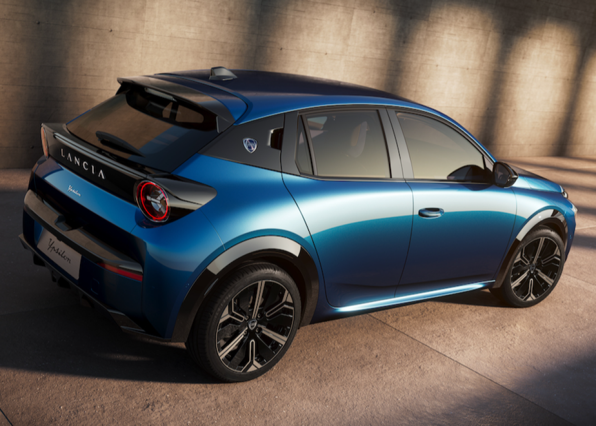 Neuer Lancia Ypsilon Cassina tritt auf der Mailänder Designwoche auf