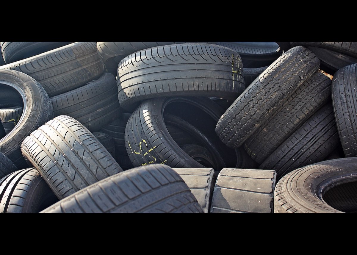 Neue EU-Abfallverbringungsverordnung: Was Reifenhandel und Kfz-Betriebe jetzt beachten müssen