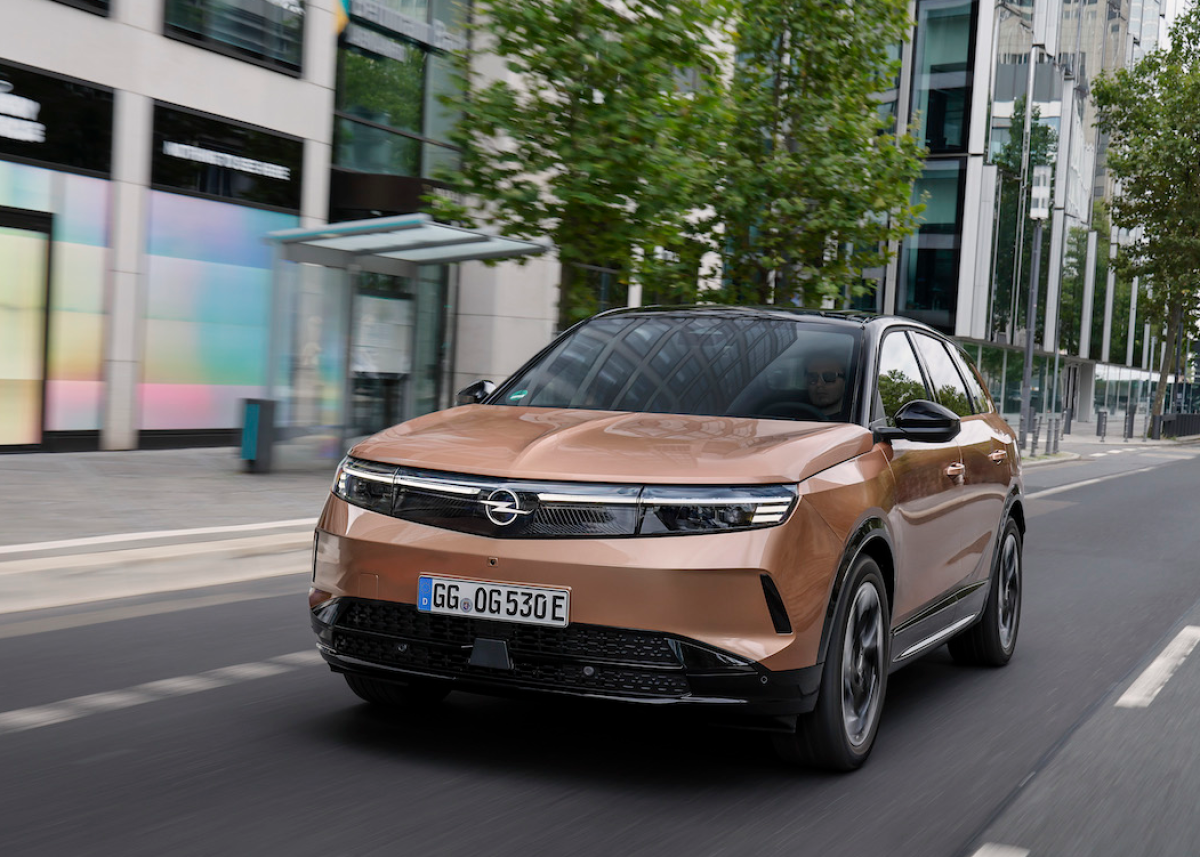 Kühler Kopf an heißen Tagen: Die Vorkonditionierung im Opel Grandland Electric und Co