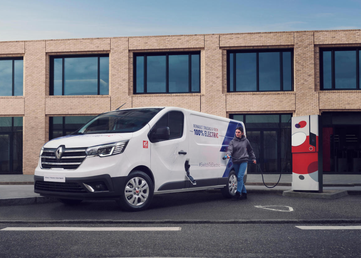 Vollständige Elektromobilitätslösung: Renault Trucks bietet Komplettpaket mit Wallbox