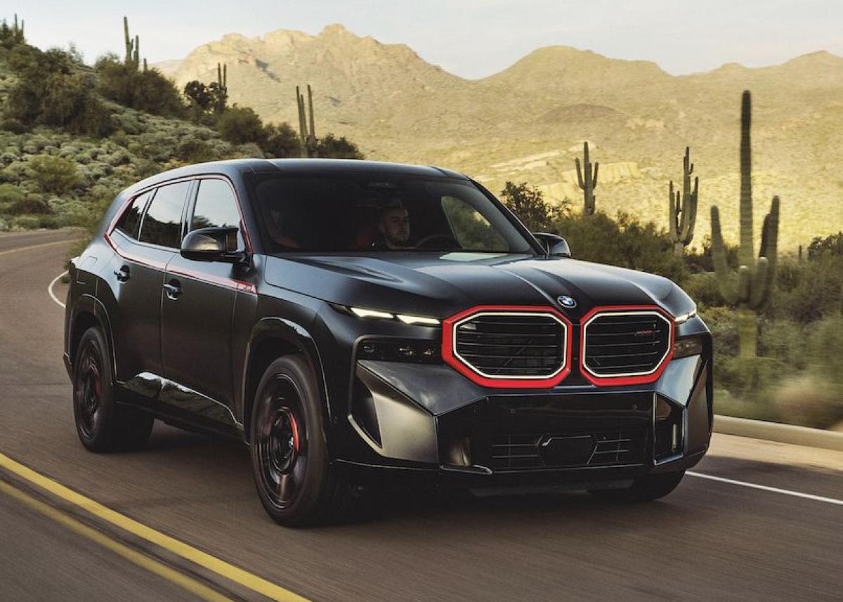 Der BMW XM Label Red