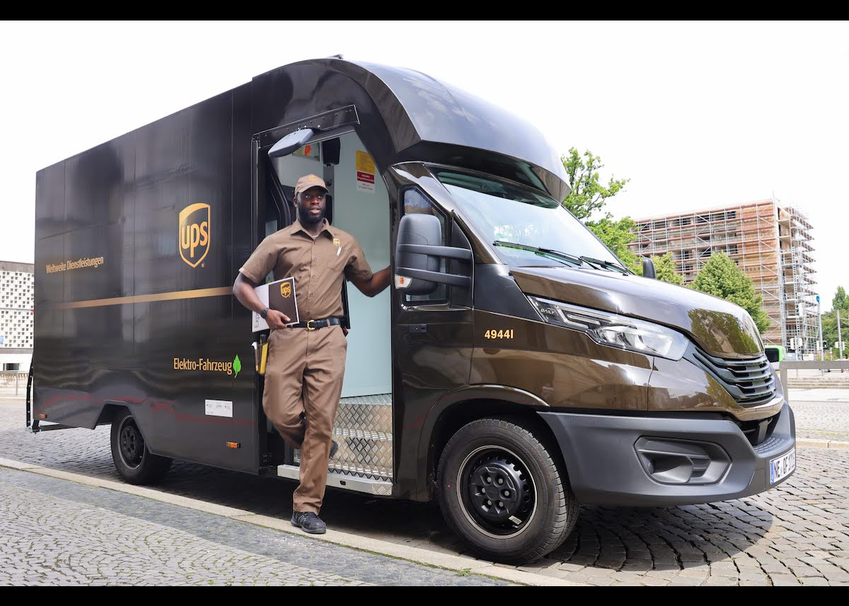 UPS nimmt neue Elektro-Zustellfahrzeuge in Deutschland und der Schweiz in Betrieb