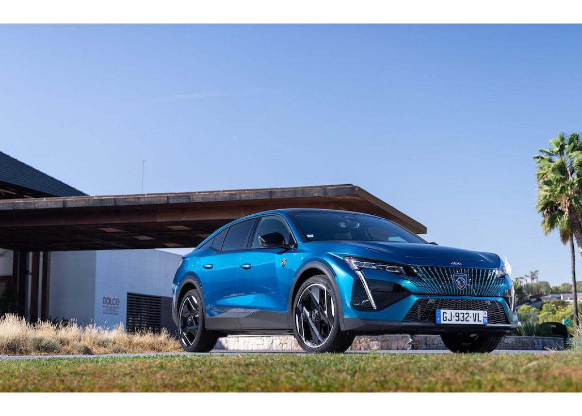 PEUGEOT 408 gewinnt „WOW Car of the Year“ Award