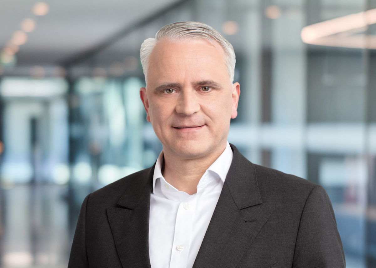 Continental konkretisiert Automotive-Spin-off und leitet Verkauf der ContiTech-Einheit OESL ein