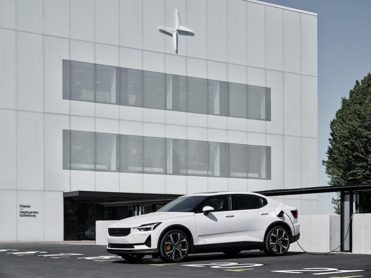 Polestar kooperiert mit Plugsurfing