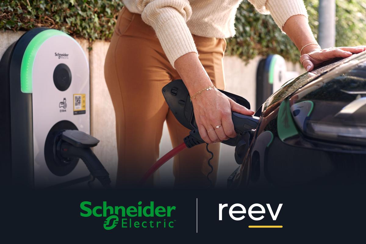 Revolution für die E-Mobilität: reev und Schneider Electric schließen strategische Partnerschaft und präsentieren gemeinsames Produkt