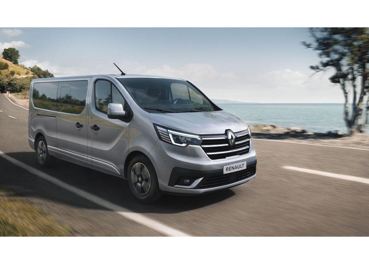 Rundum aktualisierter Renault Trafic Combi startet