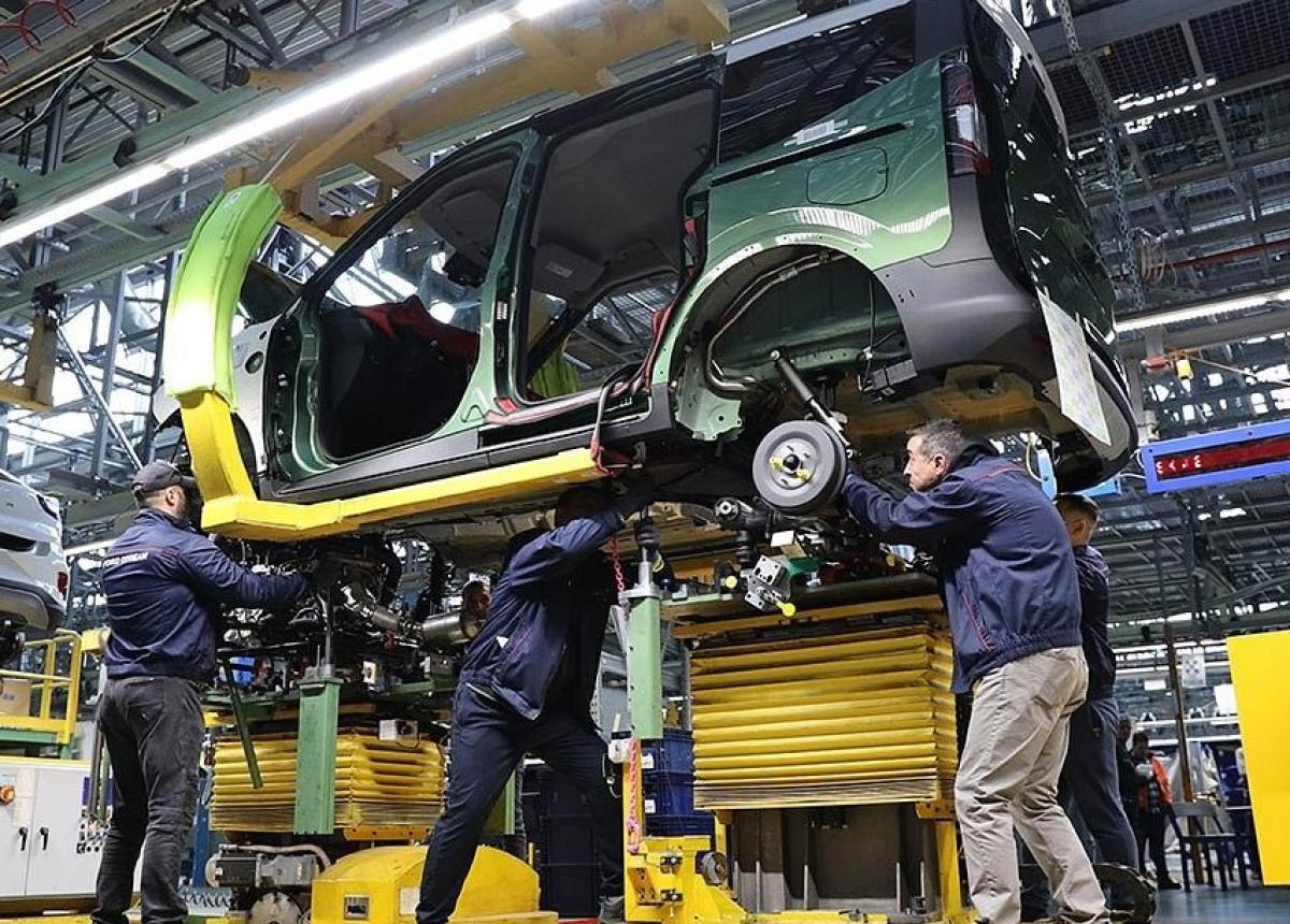 Brandneuer Firmen- und Familienfreund: Fertigung des Ford Transit Courier und Tourneo Courier startet