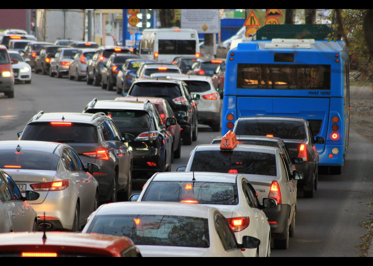 INRIX Traffic Scorecard 2023: Deutsche Autofahrer stehen länger im Stau als vor Corona