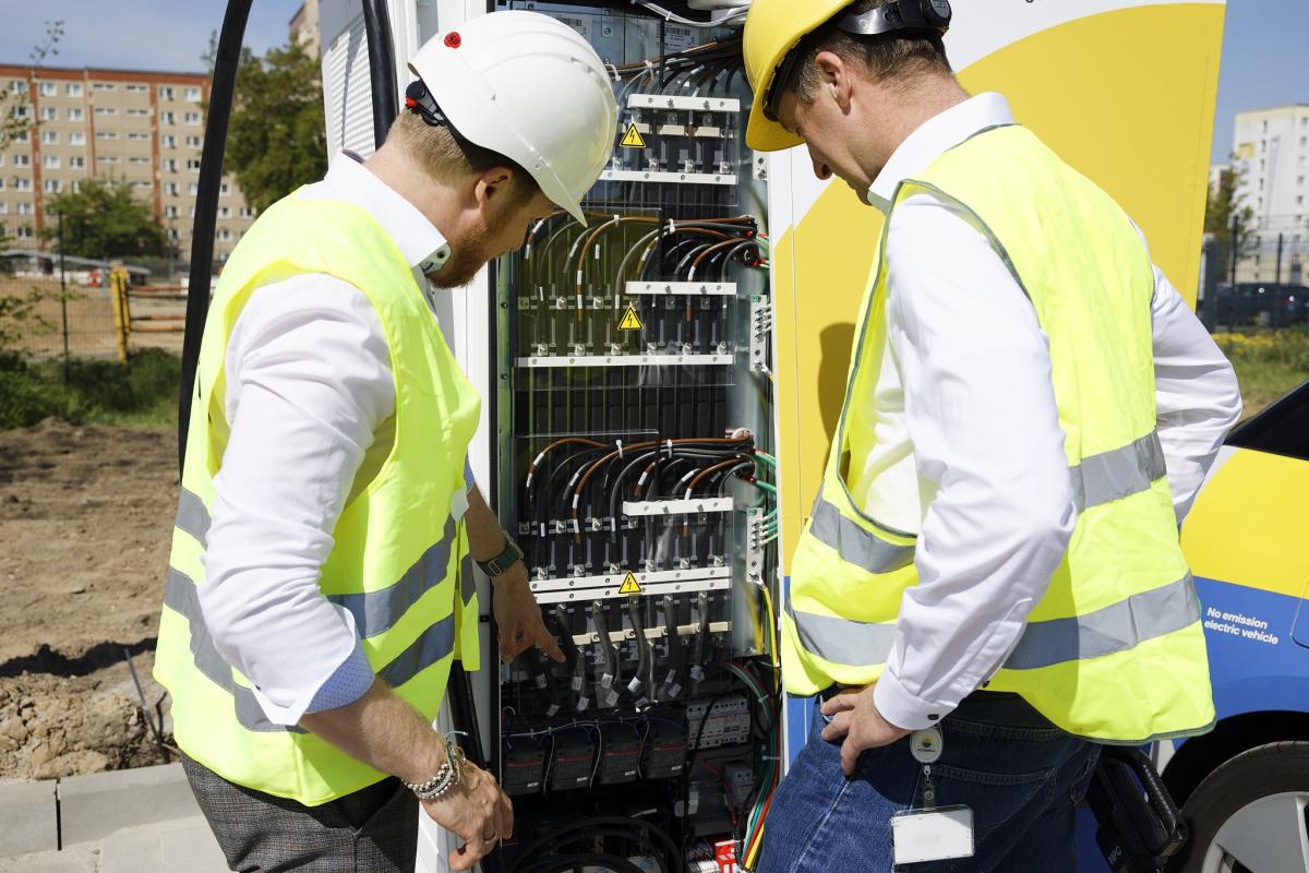 Erster Vattenfall Ladepark in Berlin in Betrieb genommen