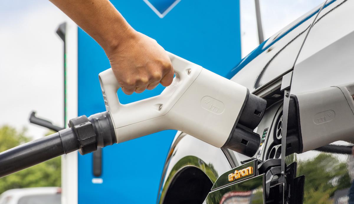 Studie: Zukunft wohl elektrisch, aber mit Hürden