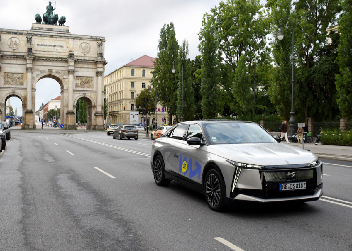 Premium-Elektroauto im Abo: vibe moves you und DS Automobiles kooperieren zum Start in Deutschland