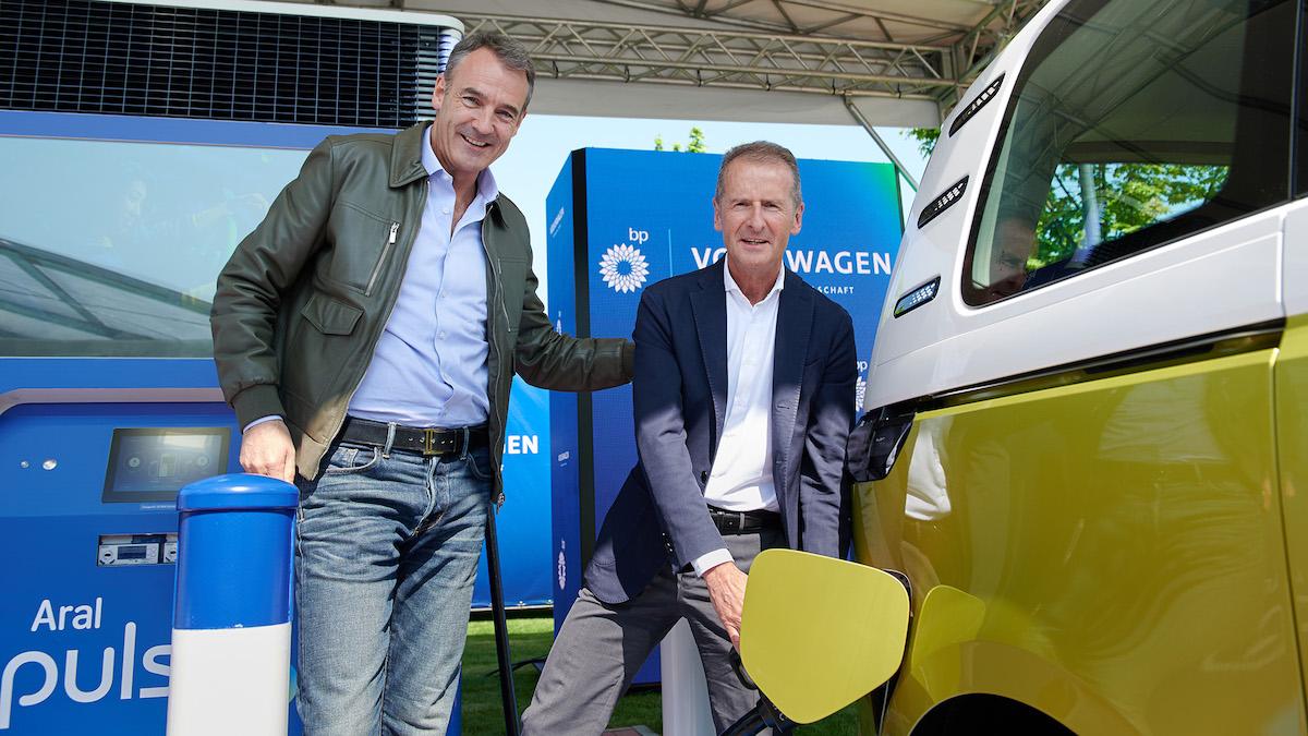 Die Volkswagen AG und bp starten ihre strategische Partnerschaft