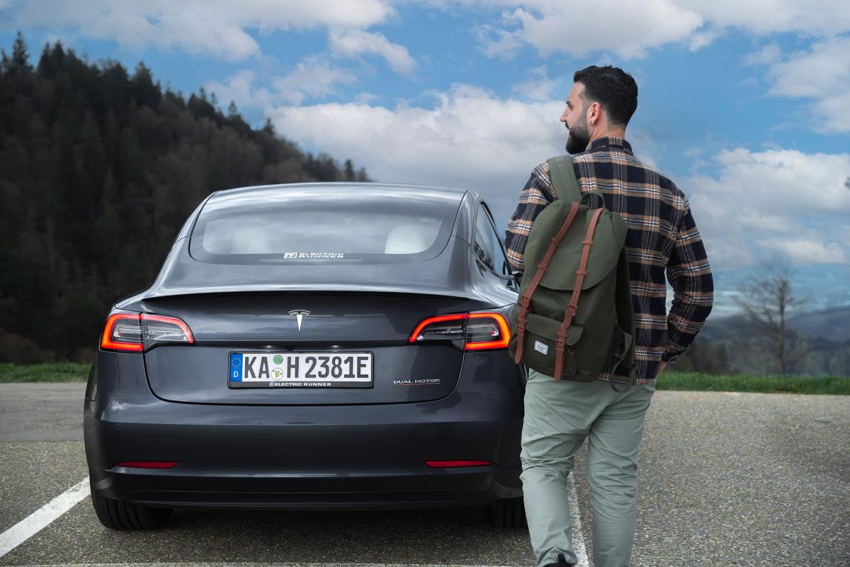 Electric Runner setzt „E-Auto per Mausklick“ in die Tat um – Anbieter von Tesla-Abos digitalisiert kompletten Bestell- und Abrechnungsprozess