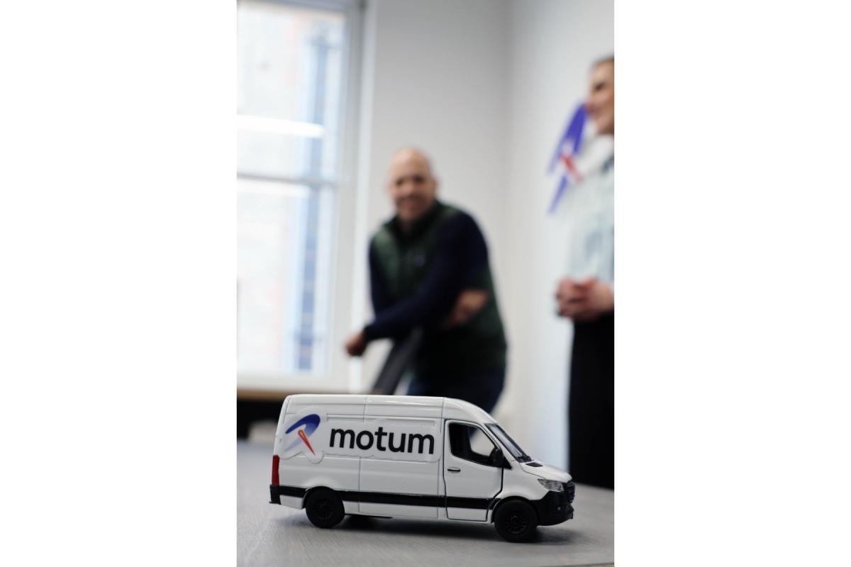 Bis zu 30 % geringere Reparaturkosten mit dem digitalen Schadenmanagement in der AZOWO Mobility Cloud