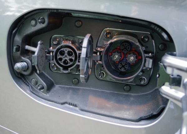 Dreimotorig