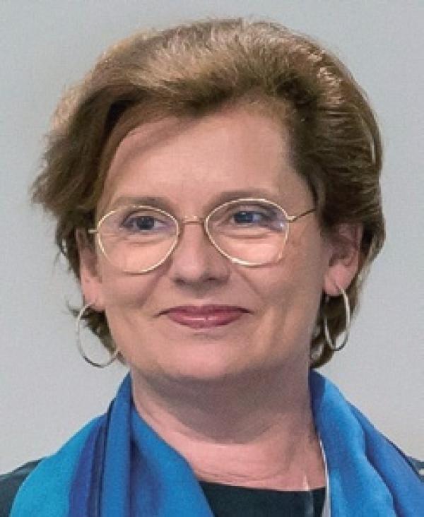 Dr. Louise Kiesling, Julia Kuhn-Piëch