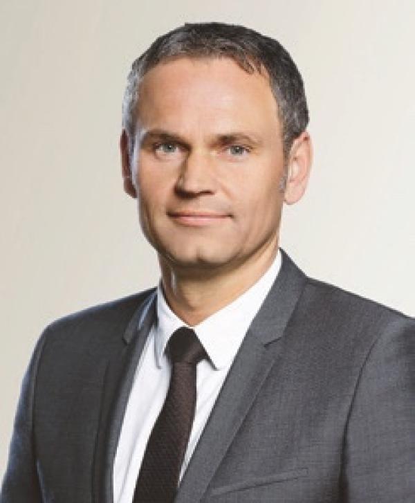 Dr. Oliver Blume