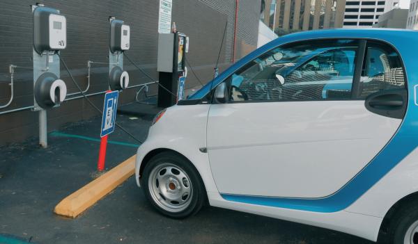 Elektromobilität: Hürden abbauen ist die Basis
