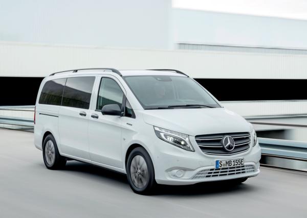 Transporter unter Strom