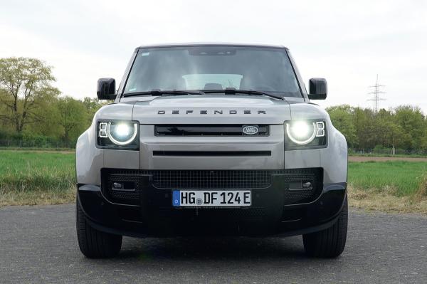 Defender mit Stecker
